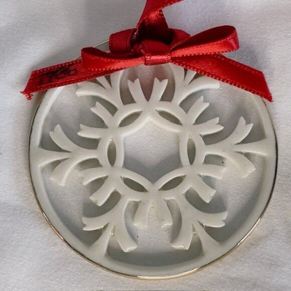 Lenox Porcelain Snowflake Ornament Silver Frost & Lenox Round Ornament Christmas - Picture 3 of 7